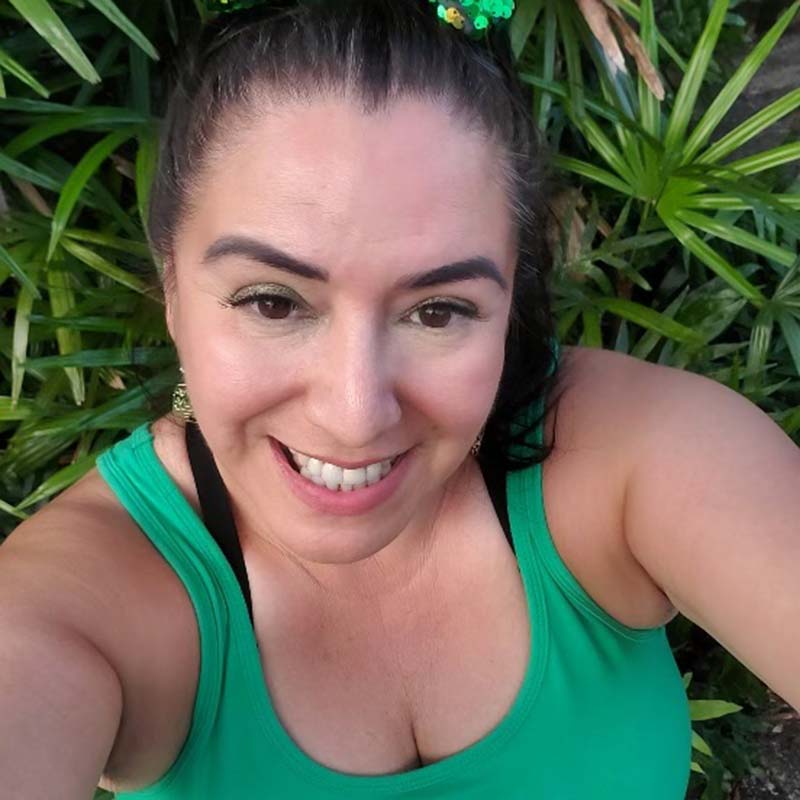 image of dogwalker Cynthia